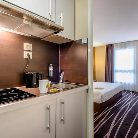 Zenitude Hotel-residences Bordeaux Arena 3*